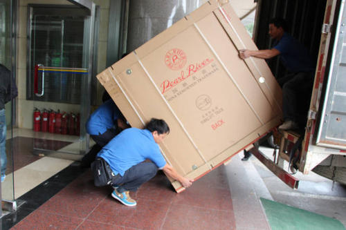 乐昌钢琴贵重工艺品无忧运